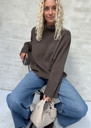 Alpha T-neck knit Delicioso Second Female 